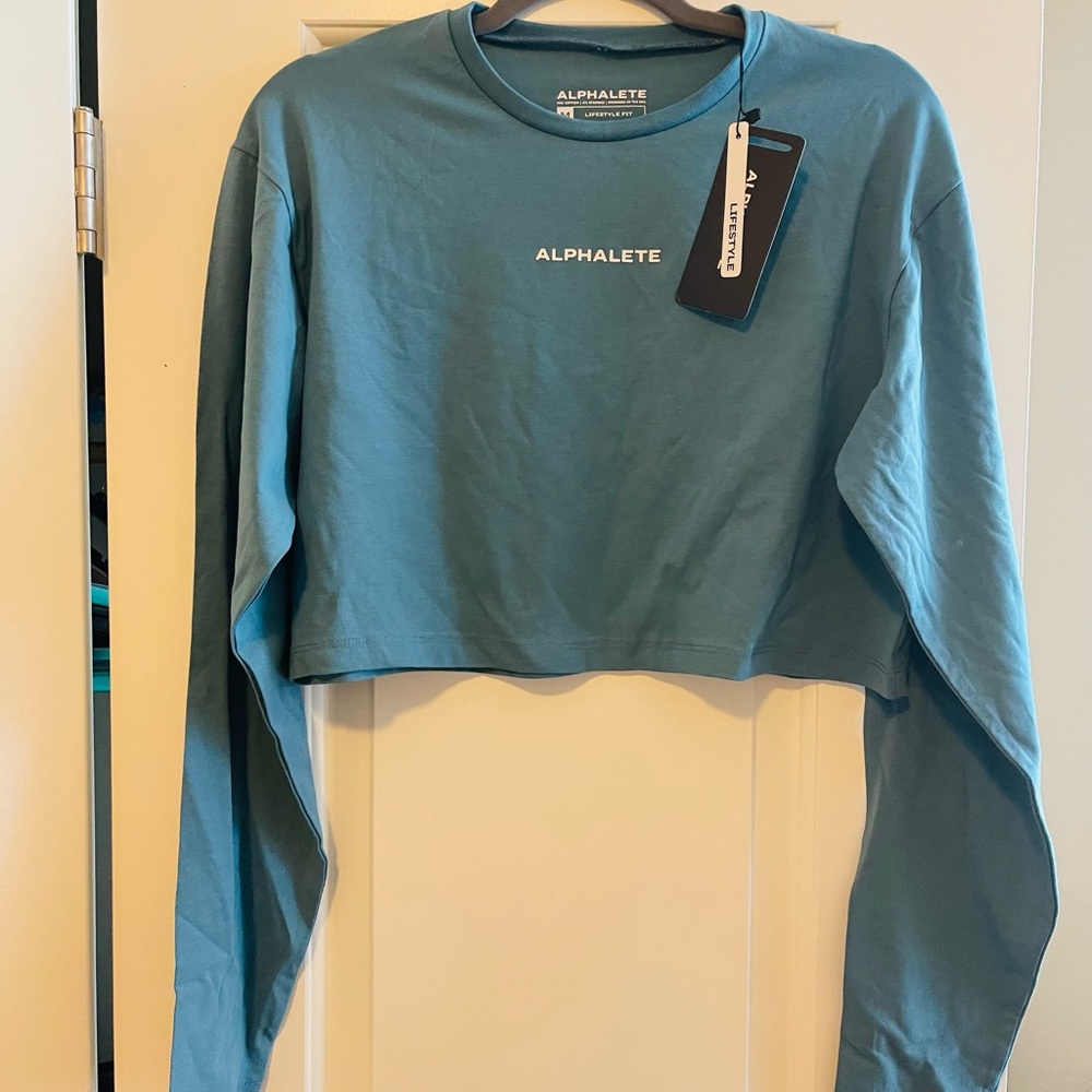 Size M Alphalete long sleeve Crop